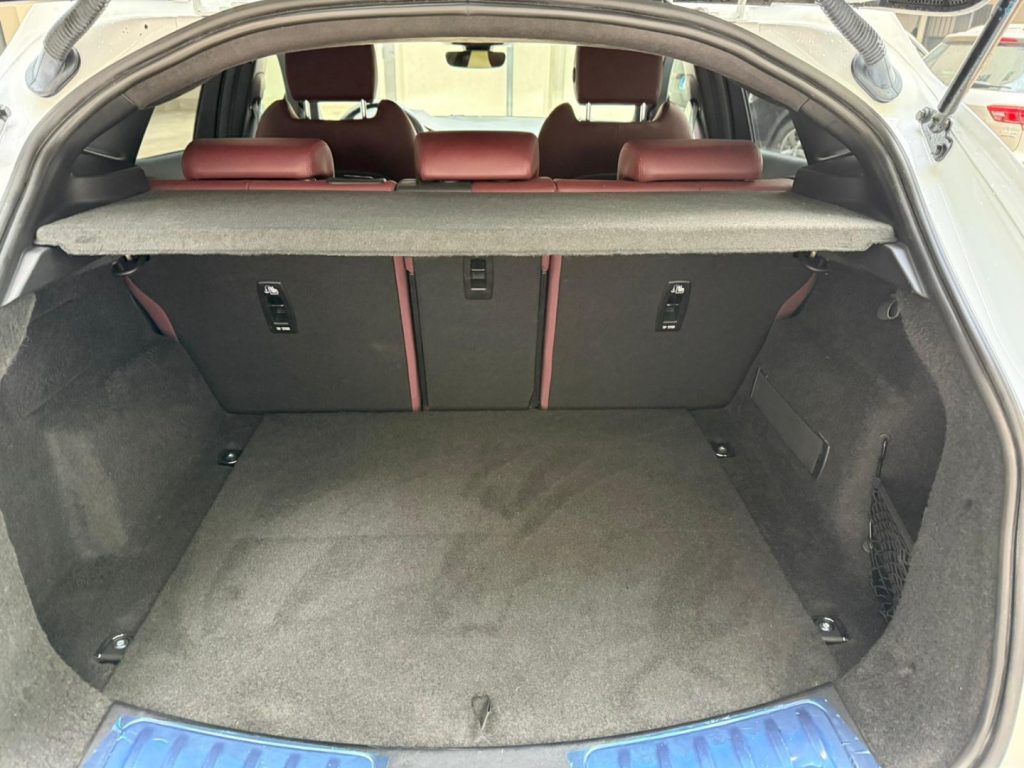 JAGUAR E-Pace 2.0D I4 163 CV AWD Auto R-Dynamic S - 30