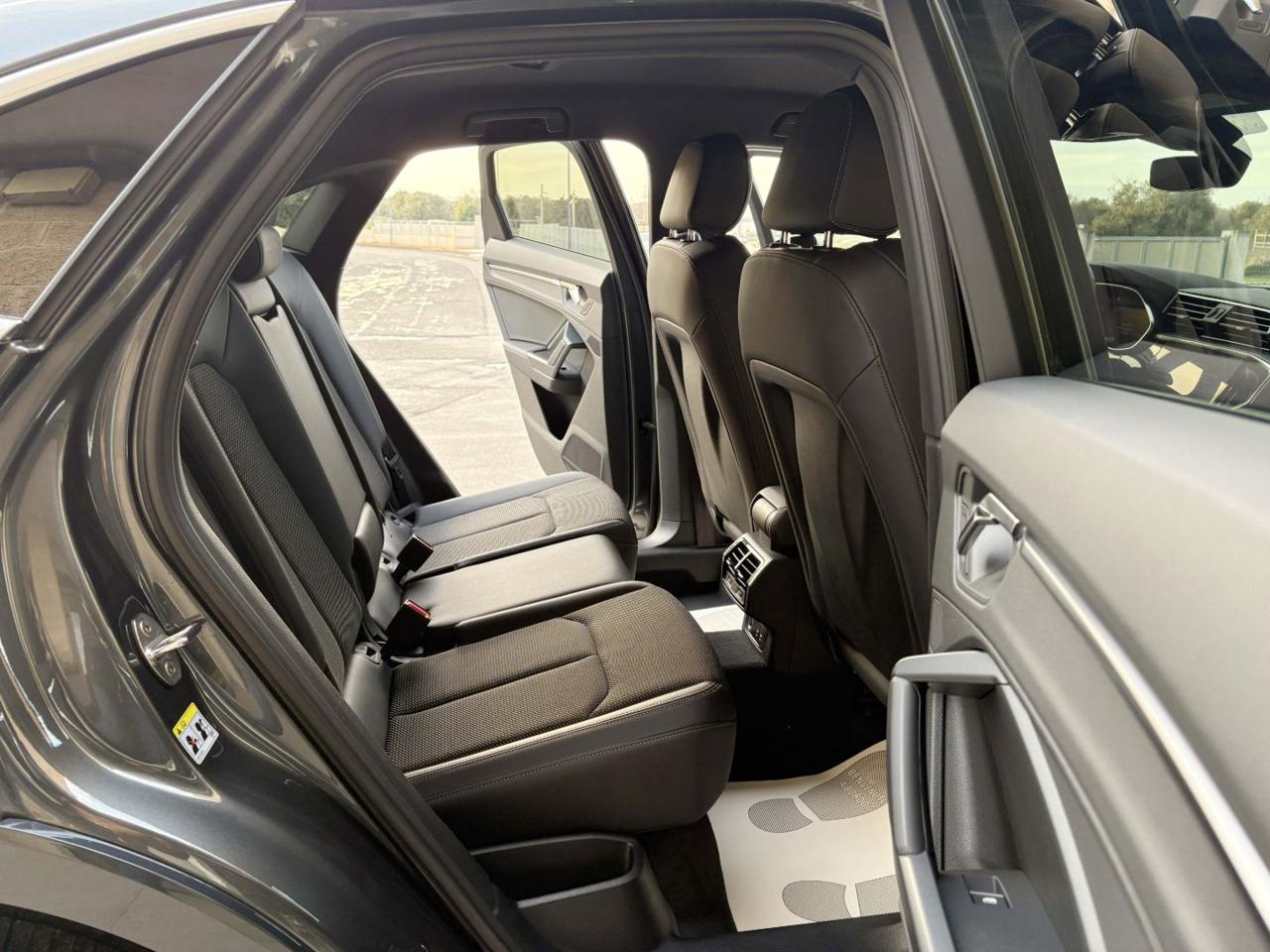 AUDI Q3 SPB Sportback 35 TDI S tronic S line edition - 11