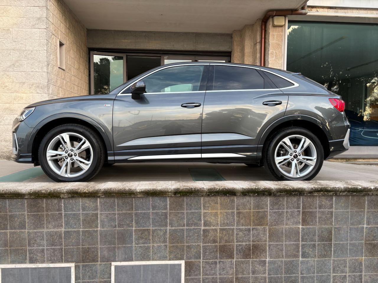 AUDI Q3 SPB Sportback 35 TDI S tronic S line edition - 8