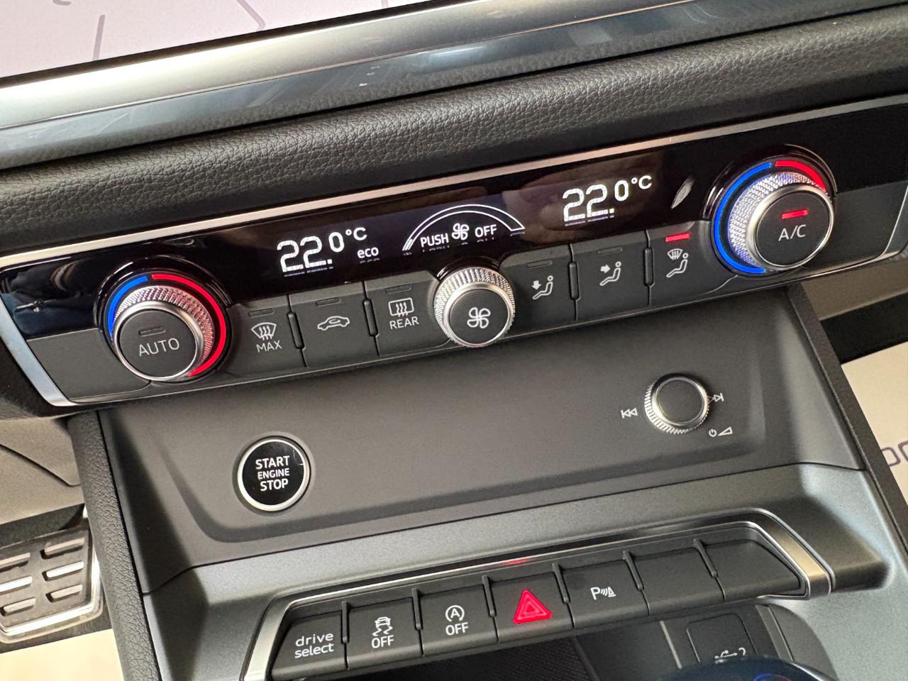 AUDI Q3 SPB Sportback 35 TDI S tronic S line edition - 23