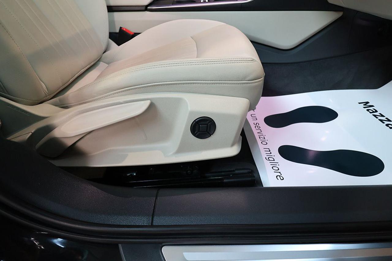 AUDI A6 40 TDI Avant Quattro ultra S-Tronic Business Plus - 39