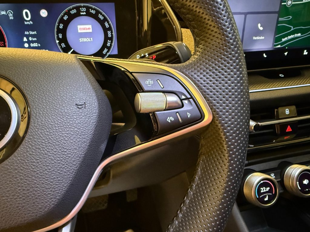 SKODA Kodiaq 2.0 TDI DSG 7P Executive DCC Navi LED ACC - 10