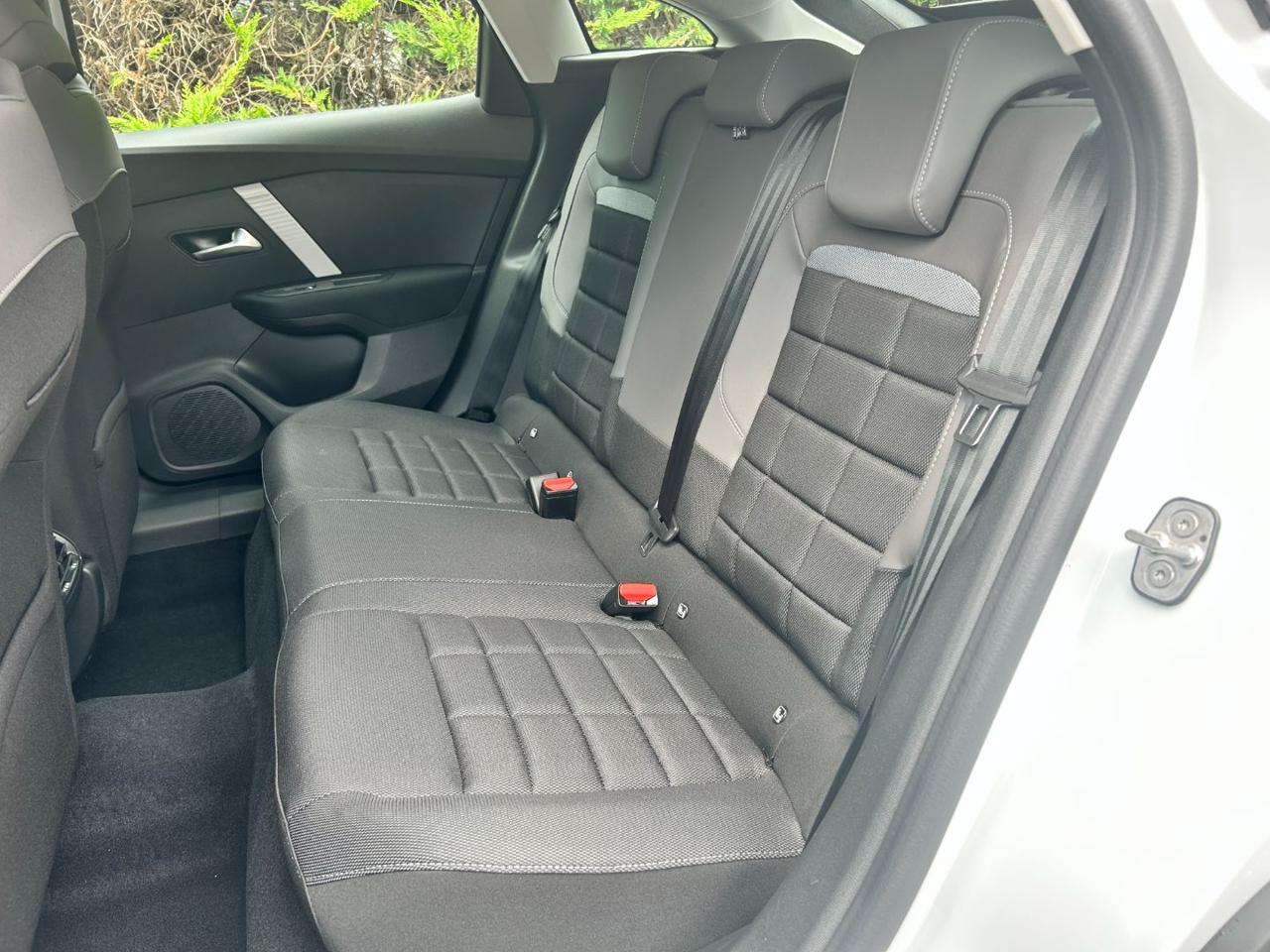 CITROEN C4 Hybrid 145 e-DCS6 Plus - 10