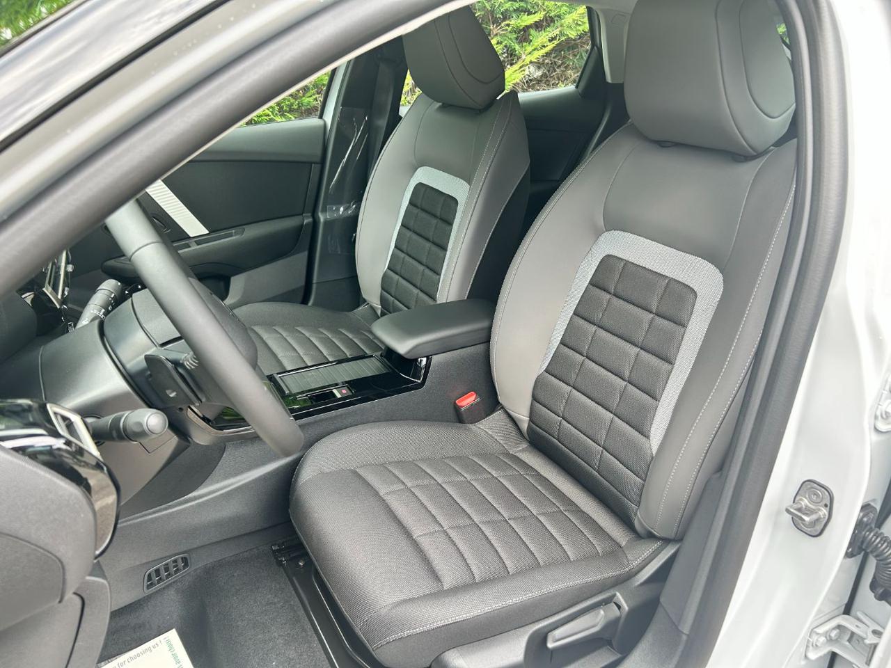 CITROEN C4 Hybrid 145 e-DCS6 Plus - 9