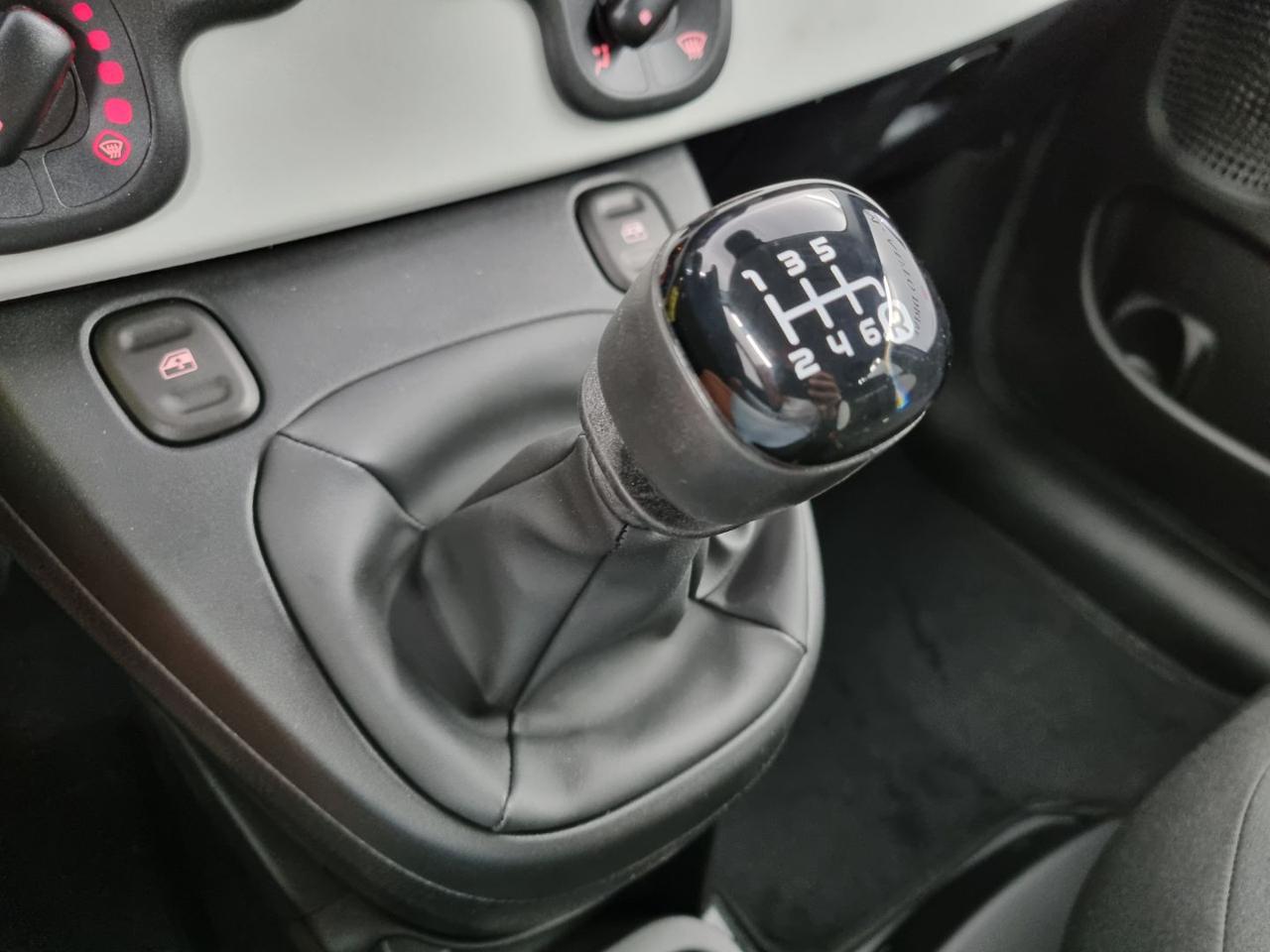 FIAT Panda 1.0 FireFly S&S Hybrid Pandina - 11