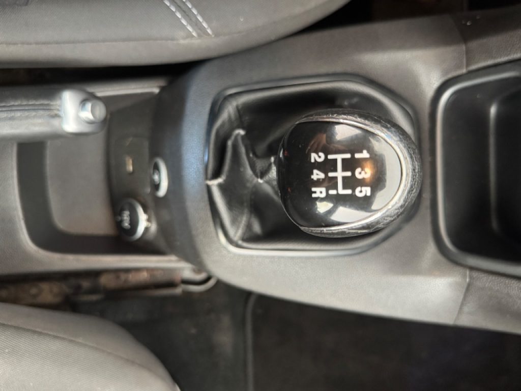 FORD Fiesta 1.4 5 porte Bz.- GPL Business - 12