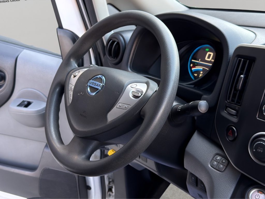 NISSAN e-NV200 EV Van - 11