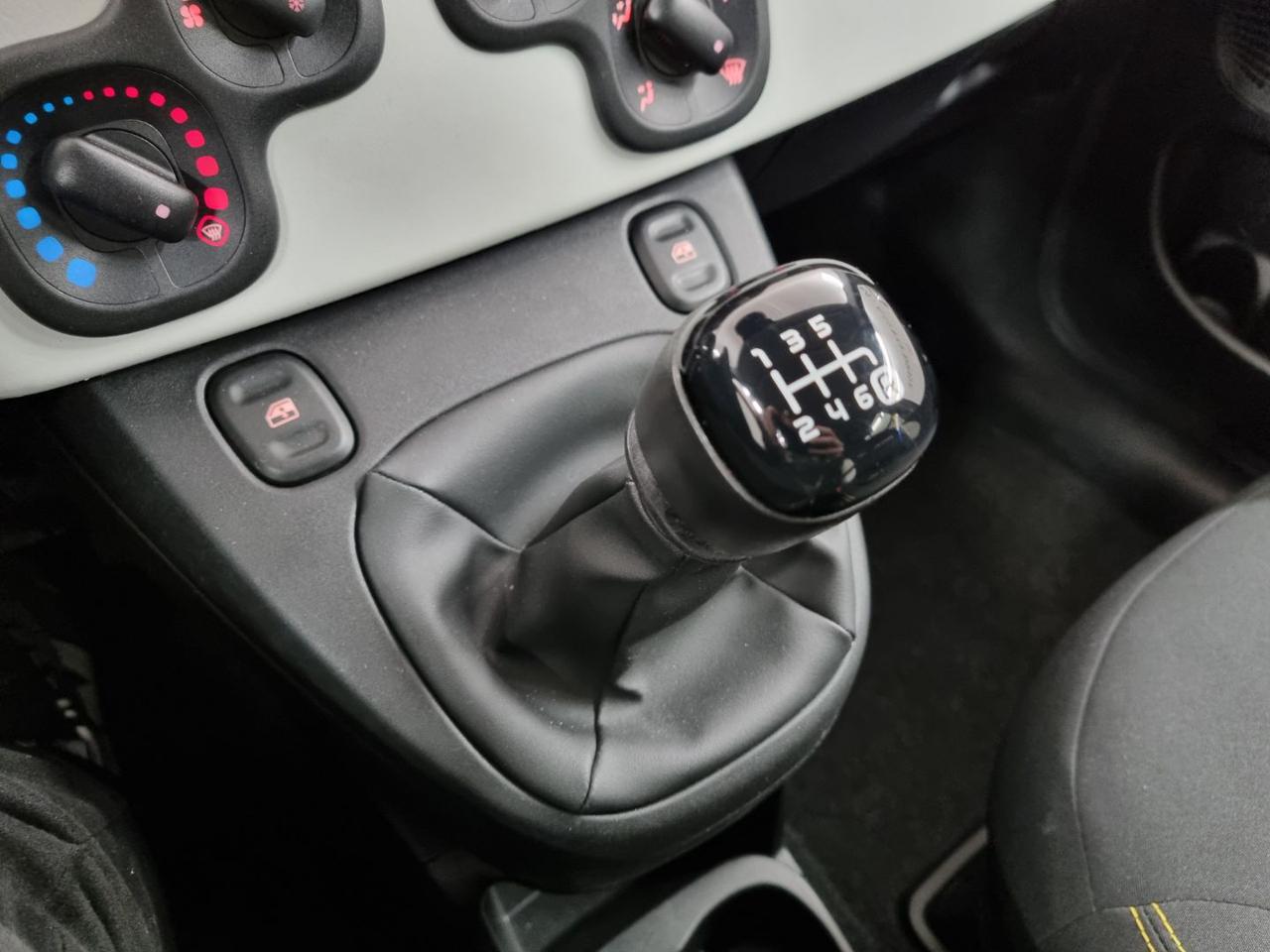 FIAT Panda 1.0 FireFly S&S Hybrid Pandina - 19