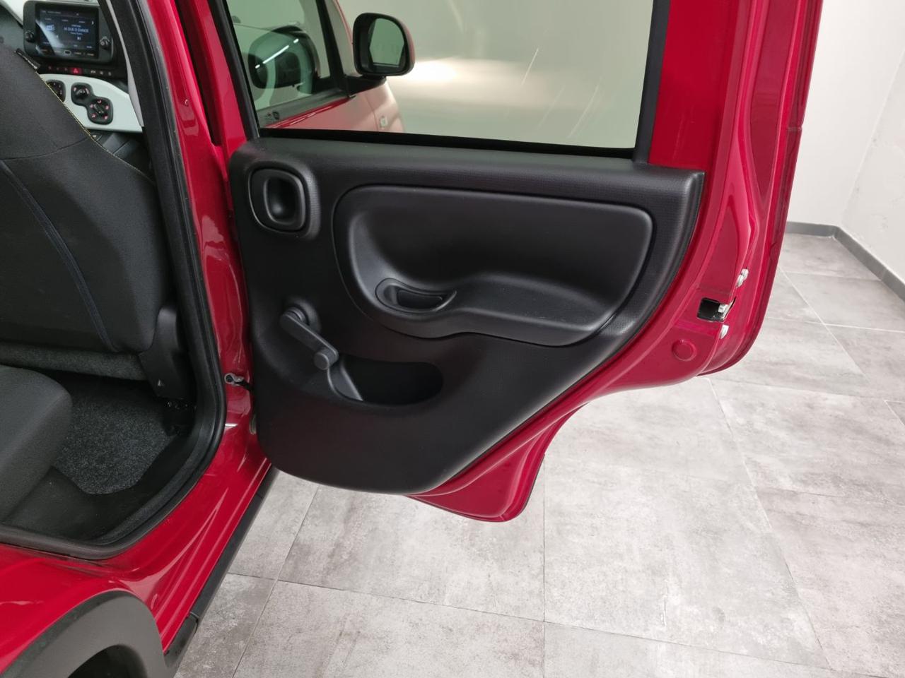 FIAT Panda 1.0 FireFly S&S Hybrid Pandina - 24