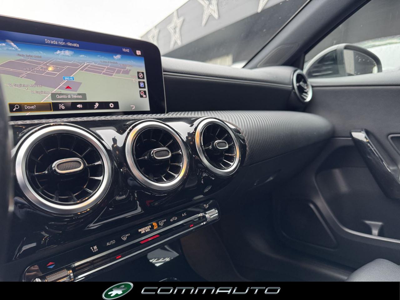 MERCEDES-BENZ A 180 d Automatic Business - 22