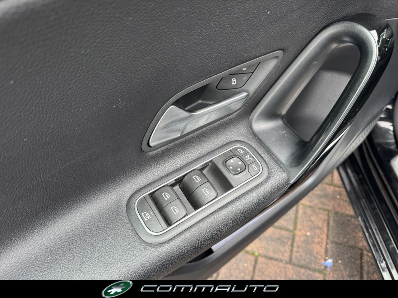 MERCEDES-BENZ A 180 d Automatic Business - 11