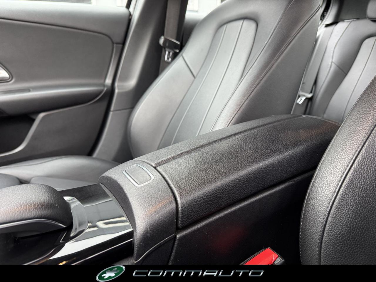 MERCEDES-BENZ A 180 d Automatic Business - 23