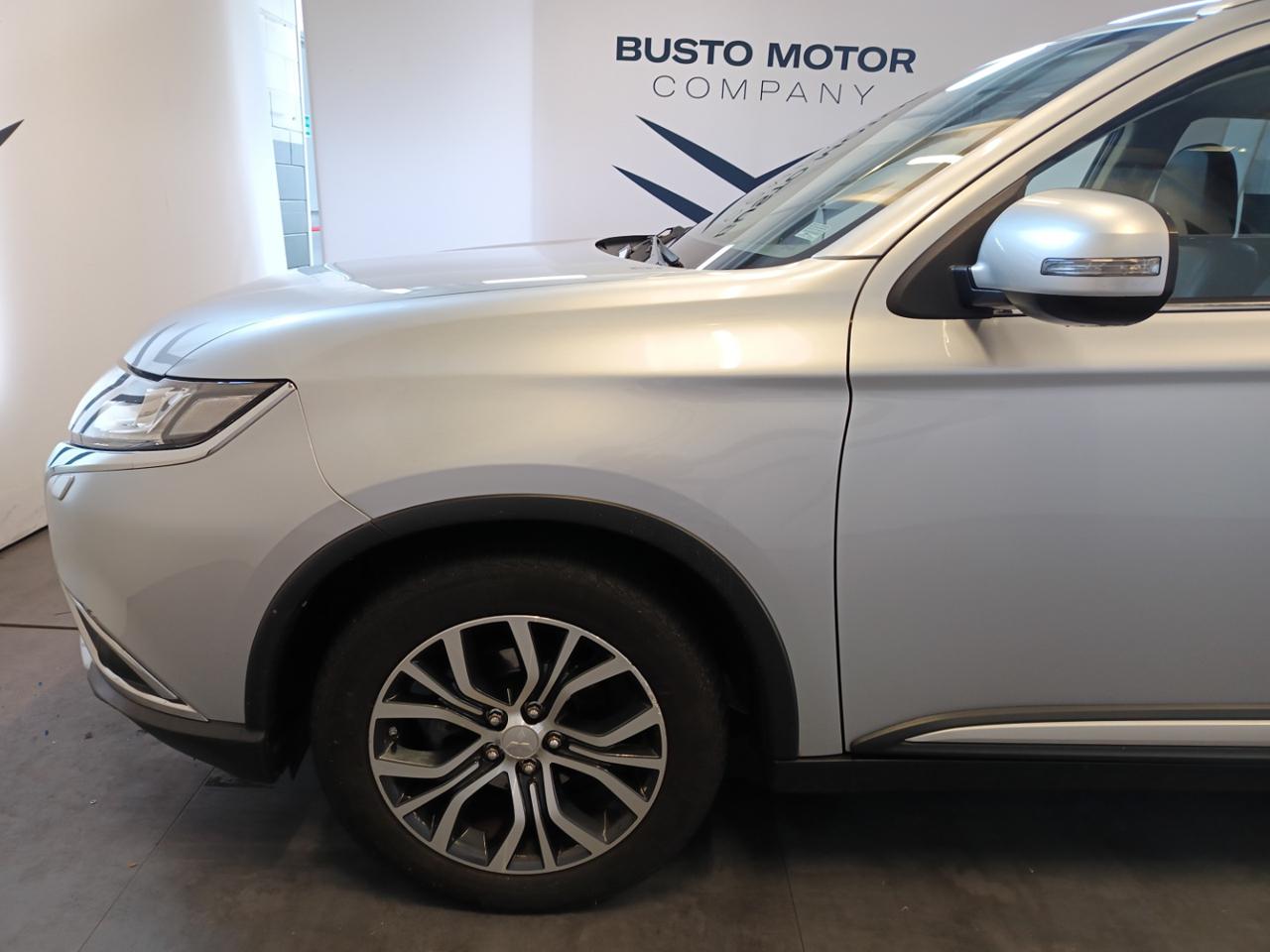 MITSUBISHI Outlander 2.2 DI-D 4WD Instyle Automatico - 7