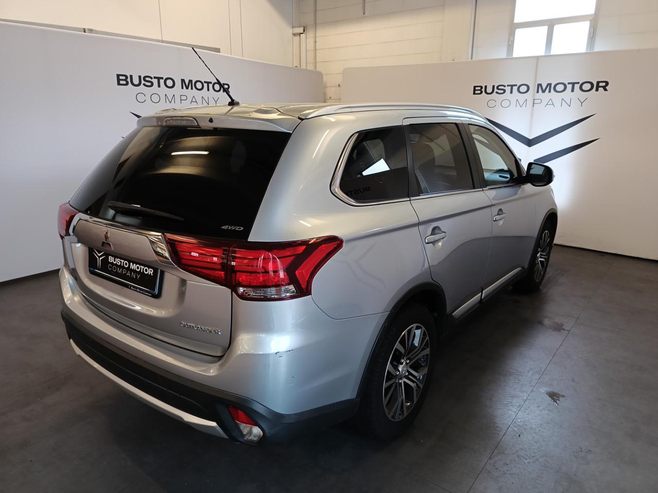 MITSUBISHI Outlander 2.2 DI-D 4WD Instyle Automatico - 6