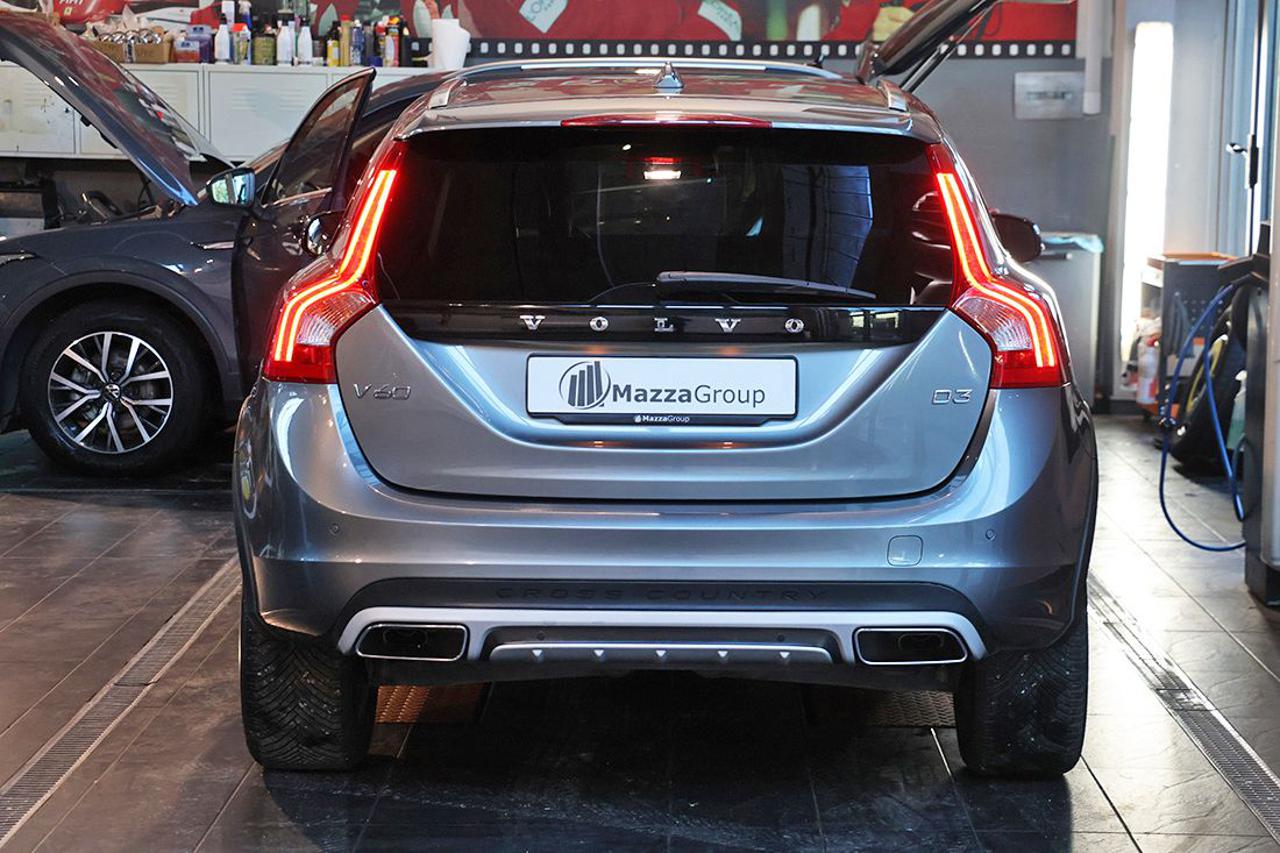 VOLVO V60 Cross Country D3 Geartronic Momentum - 4
