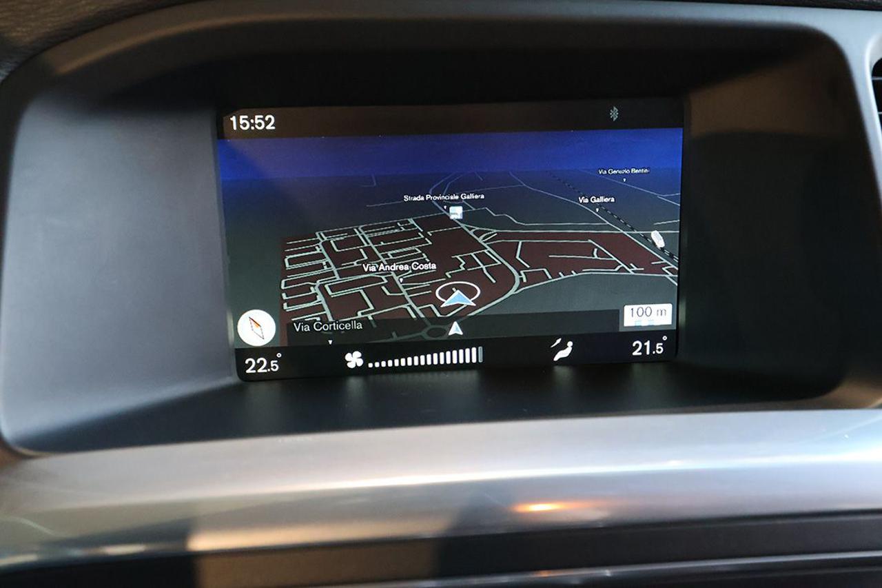 VOLVO V60 Cross Country D3 Geartronic Momentum - 22