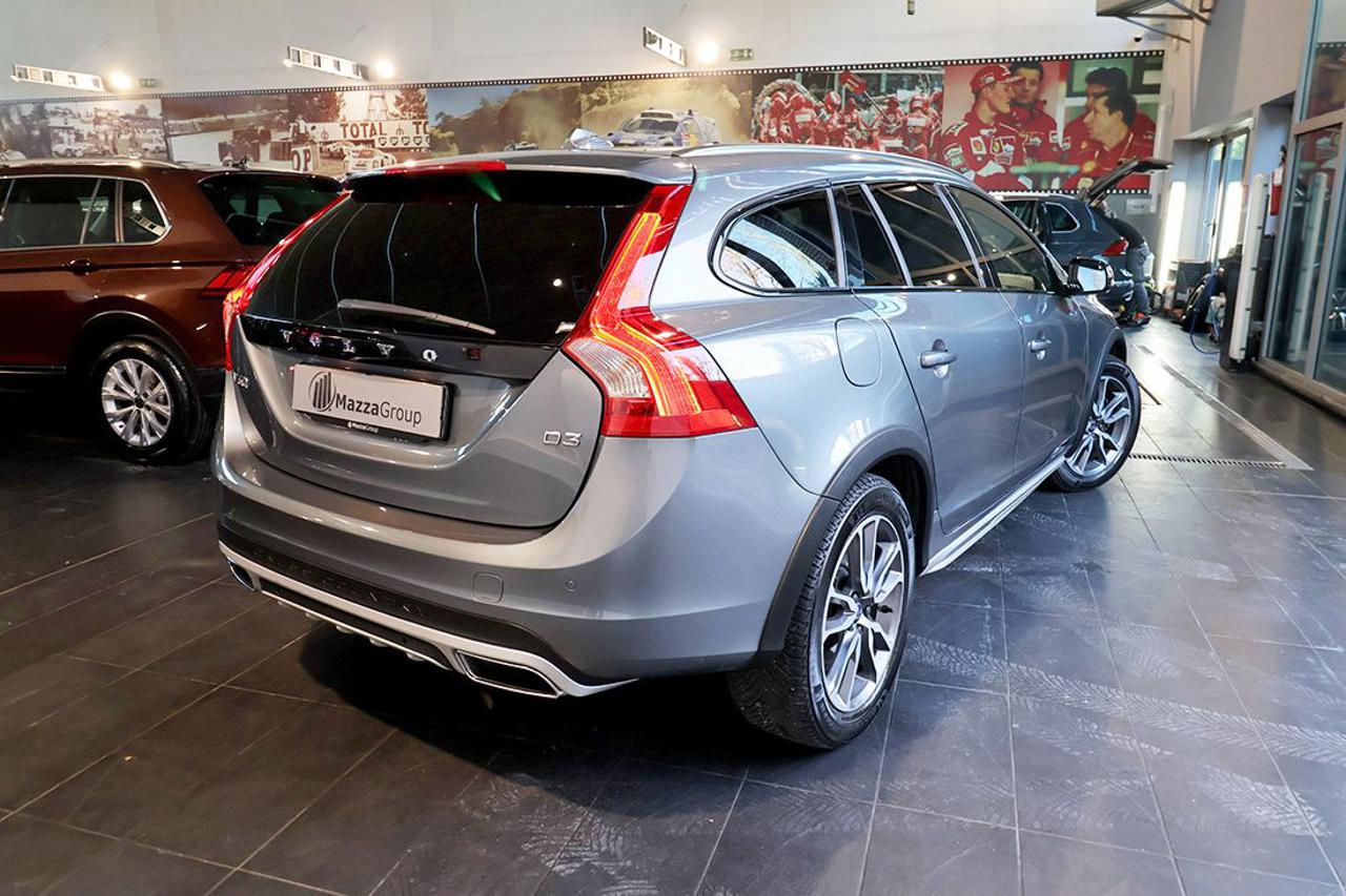 VOLVO V60 Cross Country D3 Geartronic Momentum - 9