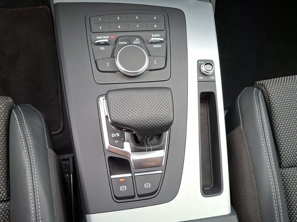 AUDI Q5 50 TFSI e quattro S tronic - 12