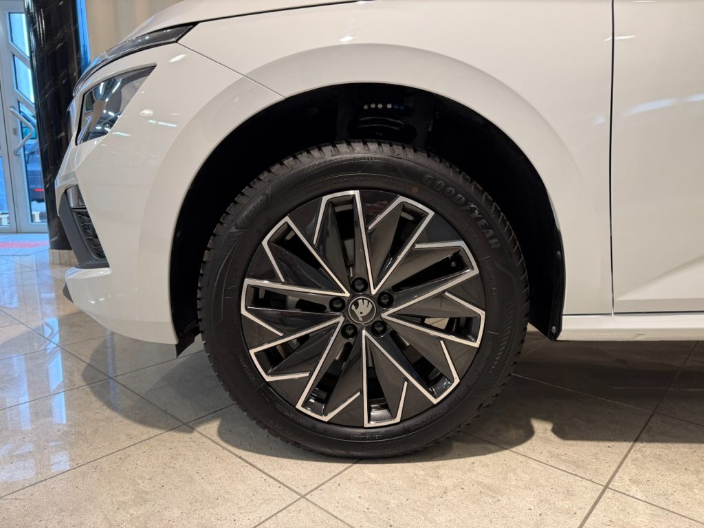 SKODA Kamiq 1.0 TSI Black Dots Camera LED DAB+ Keyless - 18