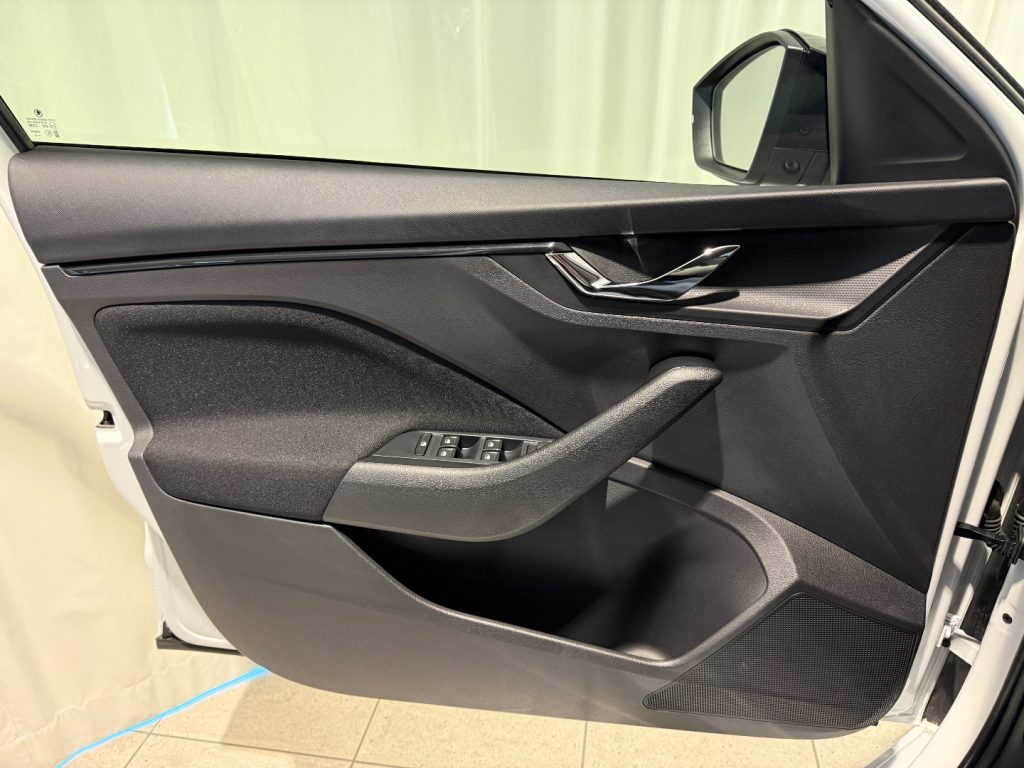 SKODA Kamiq 1.0 TSI Black Dots Camera LED DAB+ Keyless - 17