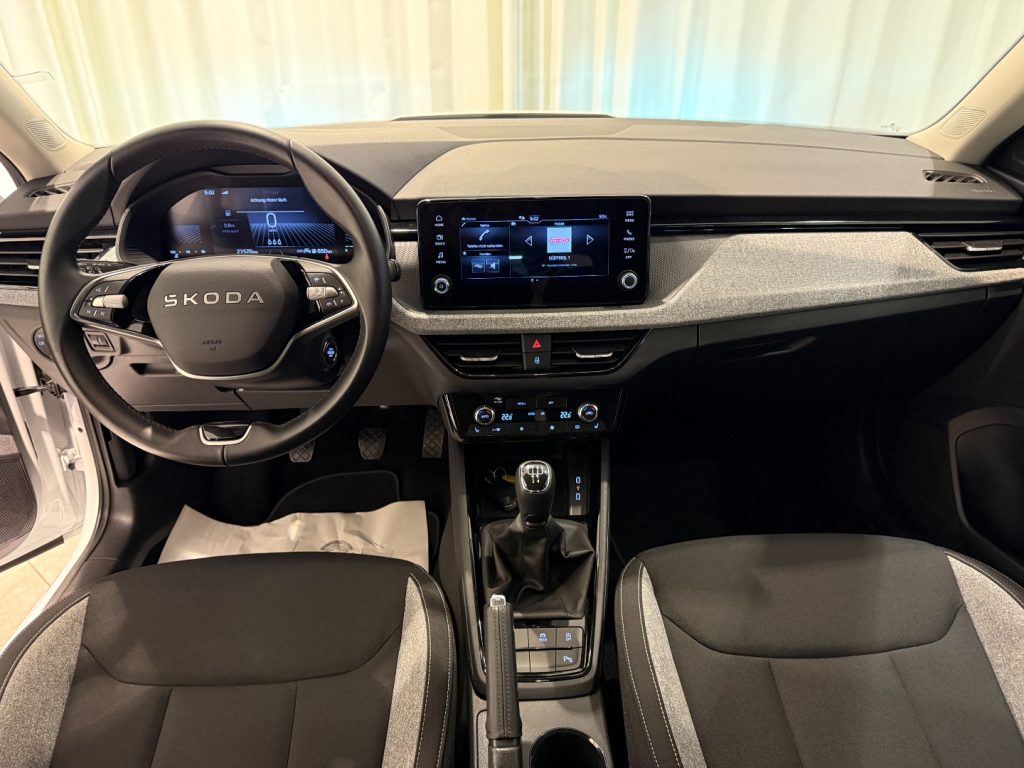 SKODA Kamiq 1.0 TSI Black Dots Camera LED DAB+ Keyless - 6