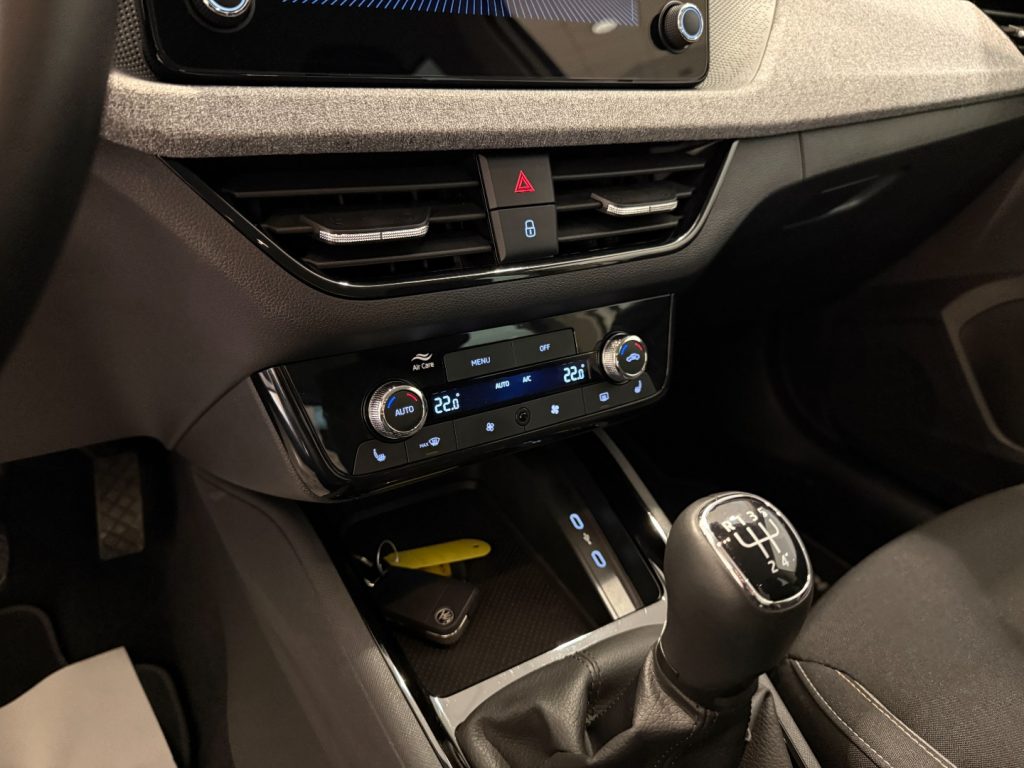 SKODA Kamiq 1.0 TSI Black Dots Camera LED DAB+ Keyless - 14