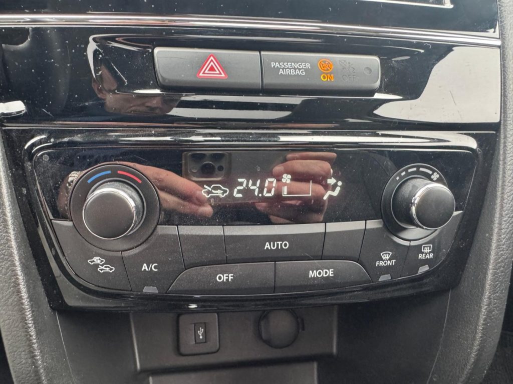 SUZUKI Vitara 1.5 140V Hybrid A/T Starview - 23