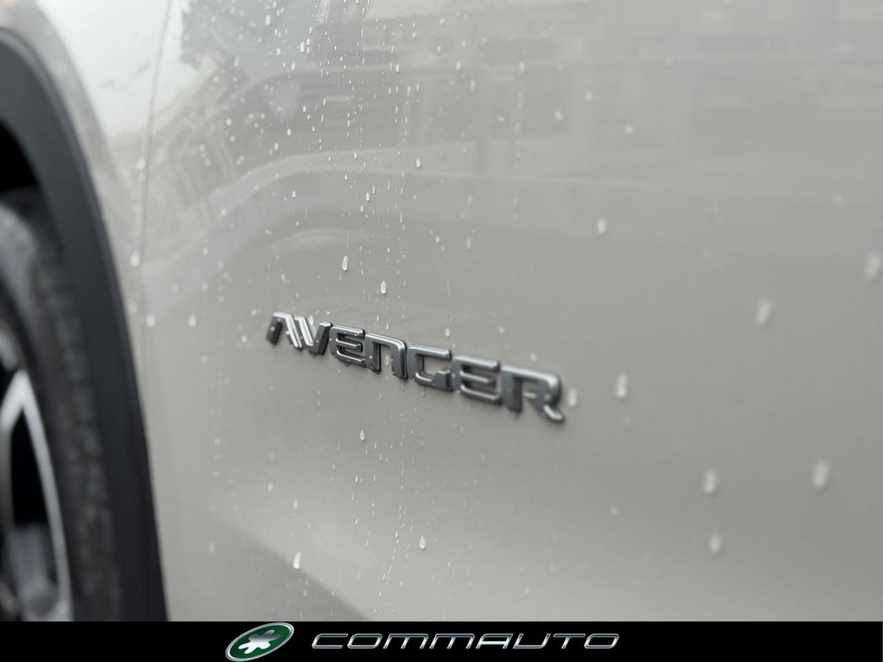 JEEP Avenger 1.2 Turbo 100 CV Summit DCT HYBRID - 11