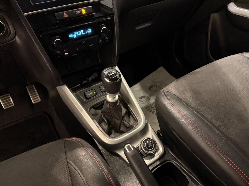 SUZUKI Vitara 1.4 Boosterjet 4WD AllGrip Navi GANCIO Camera - 9