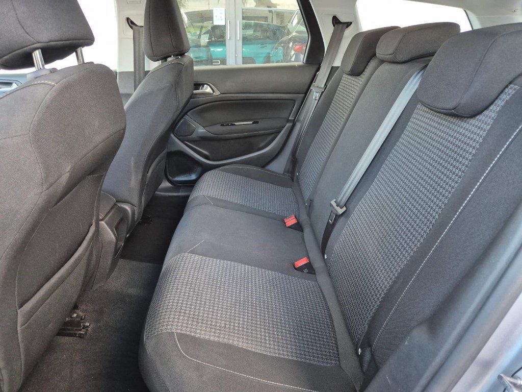 PEUGEOT 308 BlueHDi 130 S&S SW - 8