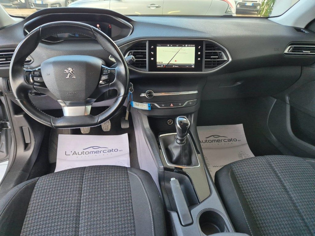 PEUGEOT 308 BlueHDi 130 S&S SW - 10