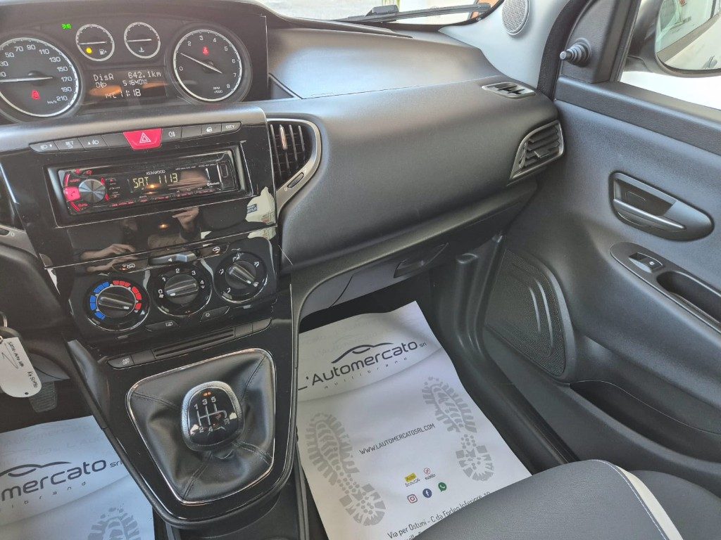 LANCIA Ypsilon 1.2 69 CV 5 porte Gold - 12