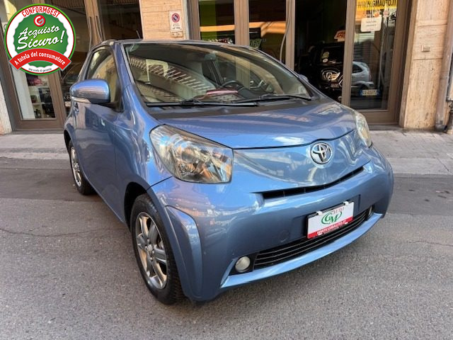 TOYOTA iQ Blu metallizzato
