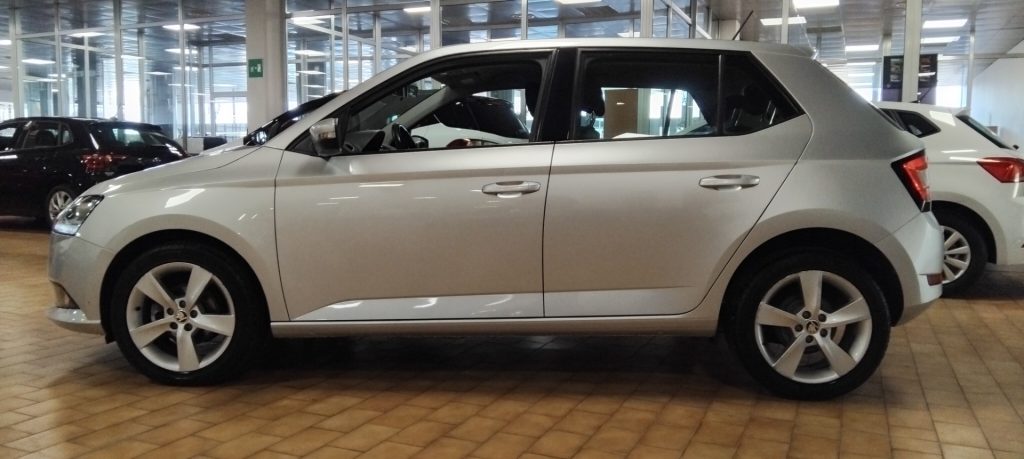 SKODA Fabia 1.0 MPI 75 CV Design Edition - 4