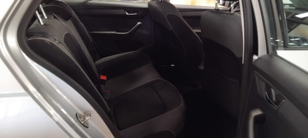 SKODA Fabia 1.0 MPI 75 CV Design Edition - 10