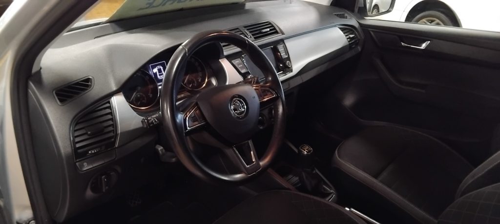 SKODA Fabia 1.0 MPI 75 CV Design Edition - 14