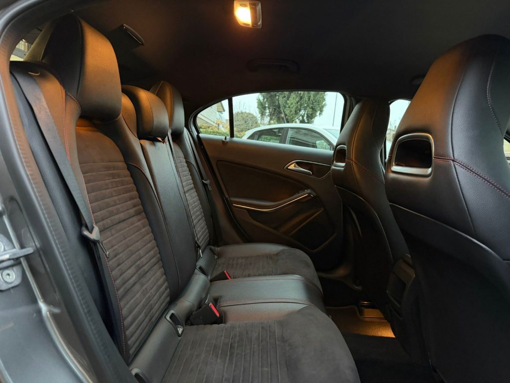 MERCEDES-BENZ A 180 d Automatic Premium - 14