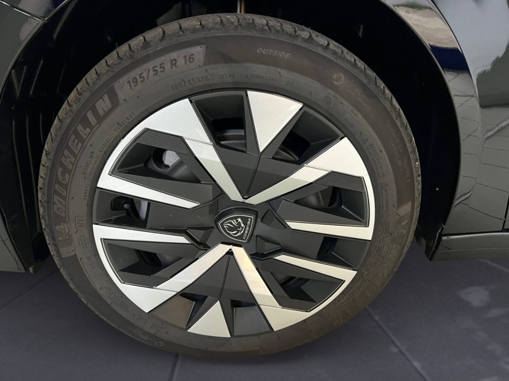 PEUGEOT 208 / Hybrid 110 e-DCS6 Style KM0 - 13