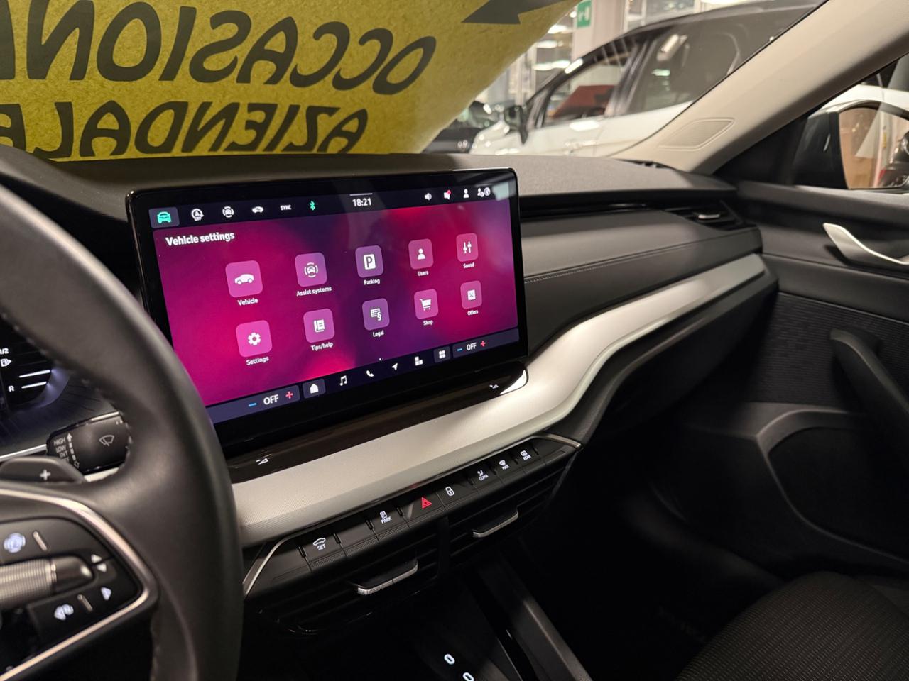 SKODA Octavia 2.0 TDI DSG Wagon Selection executive VIRTUAL - 17