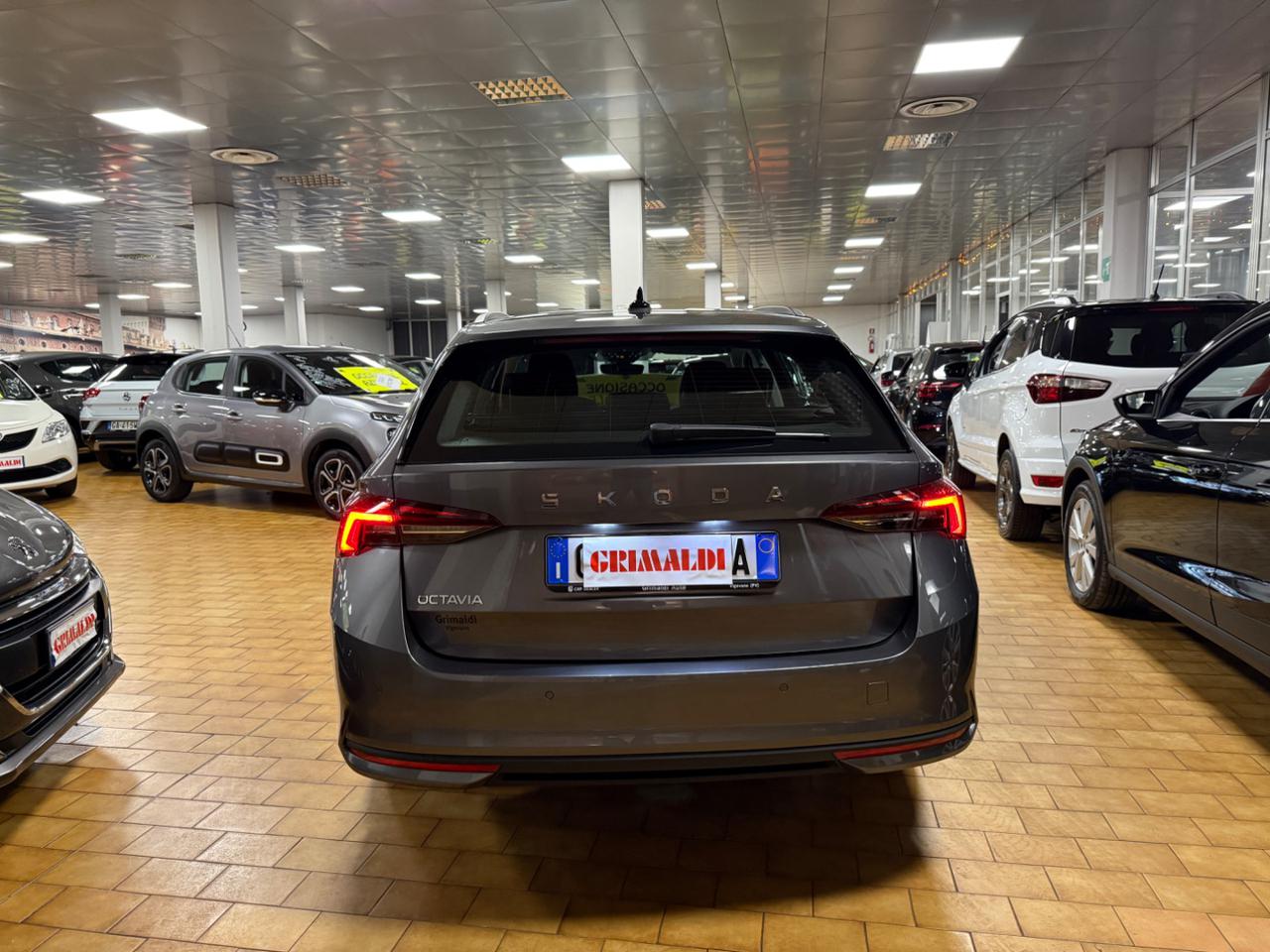 SKODA Octavia 2.0 TDI DSG Wagon Selection executive VIRTUAL - 6