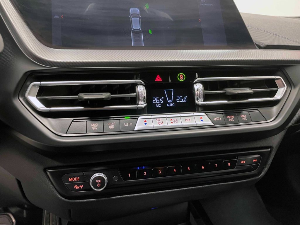 BMW 118 i M-SPORT 140CV AUTO - 27