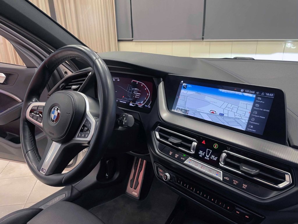 BMW 118 i M-SPORT 140CV AUTO - 52