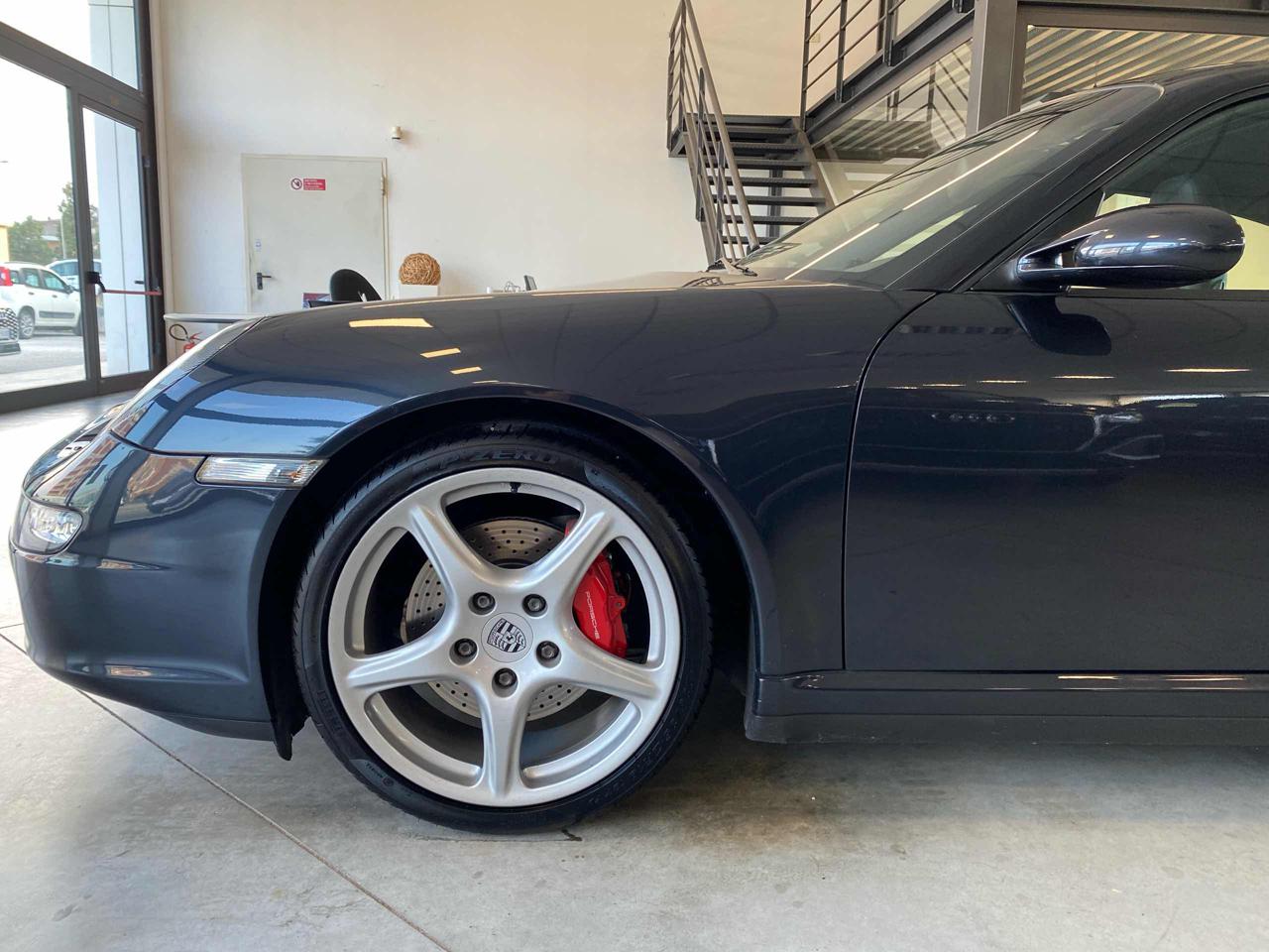 PORSCHE 911 Carrera 4S Coupé - 23