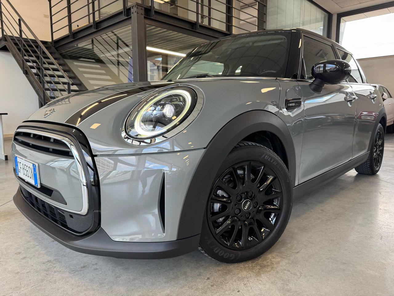 MINI Cooper 1.5 Cooper Camden 5 porte Cambio Automatico - 1
