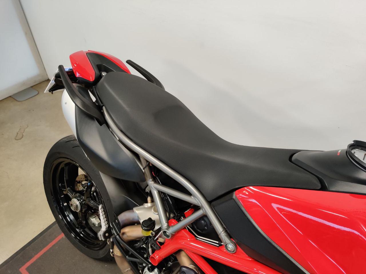 DUCATI Hypermotard 950 RED - 8