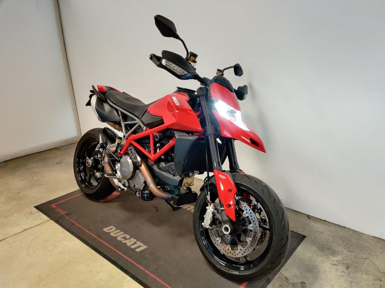 DUCATI Hypermotard 950 RED - 2