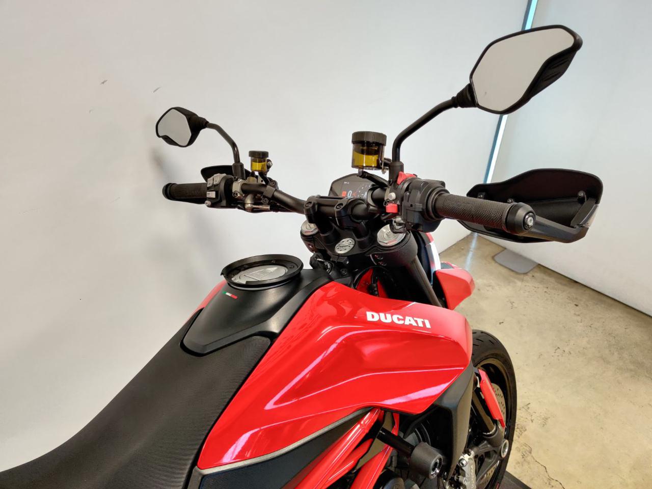 DUCATI Hypermotard 950 RED - 9