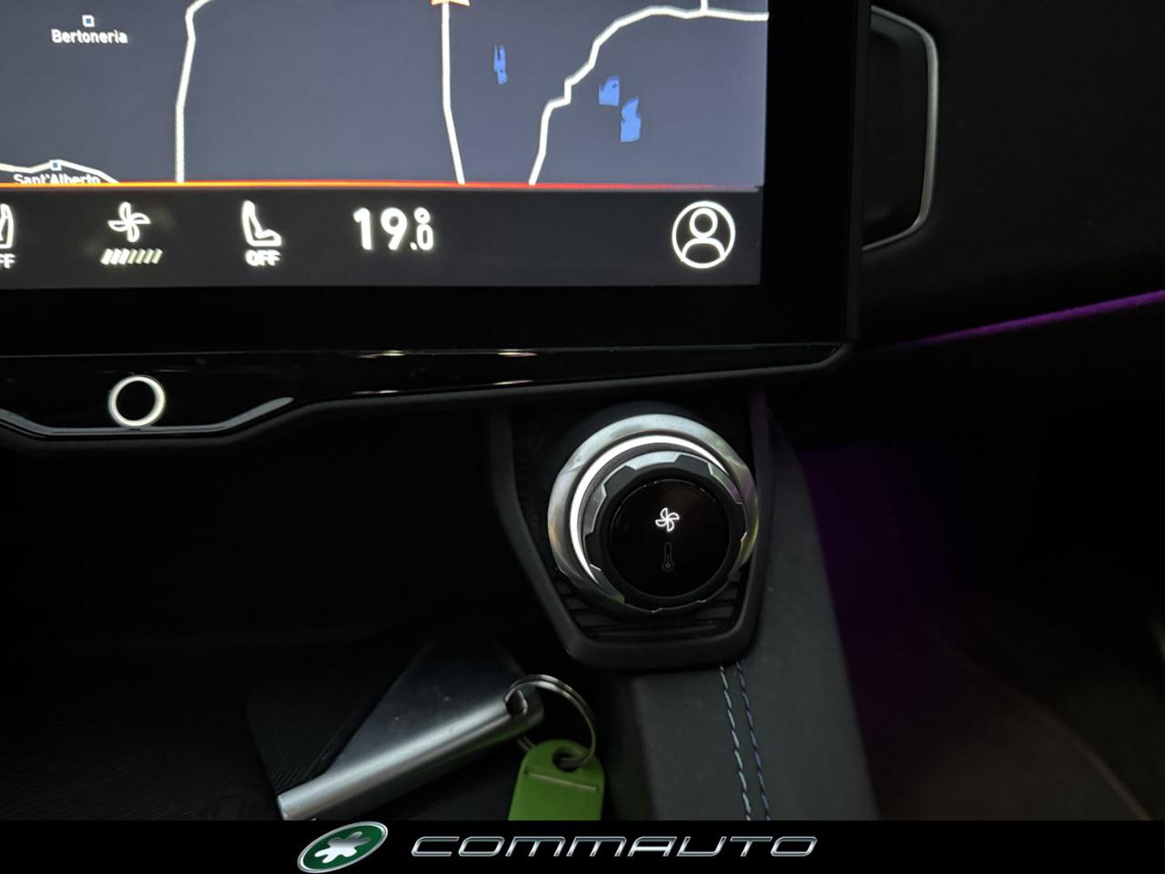 LYNK & CO 01 PHEV - 24