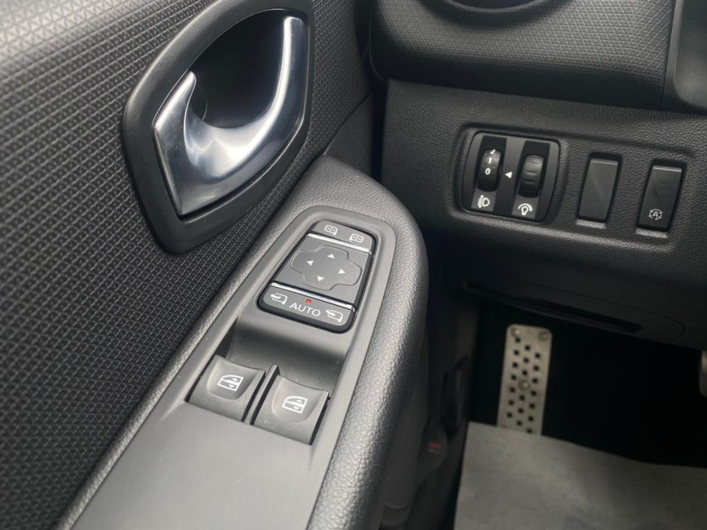 RENAULT Clio TCe 220CV 5P Energy R.S. Trophy - 12