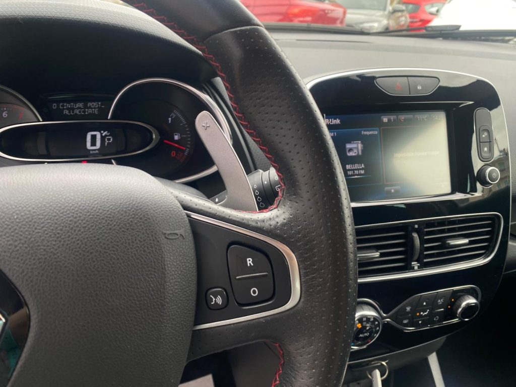 RENAULT Clio TCe 220CV 5P Energy R.S. Trophy - 17